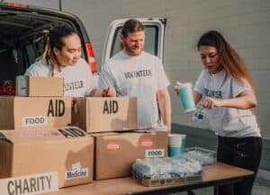 Il turismo umanitario mina le cause. Helping Hands denuncia questo falso impegno e difende un aiuto genuino e sostenibile in Nepal.