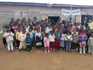 Tous les enfants de l’école Lovasoa à Antsirabé – cofinancer école Lovasoa Antsirabé