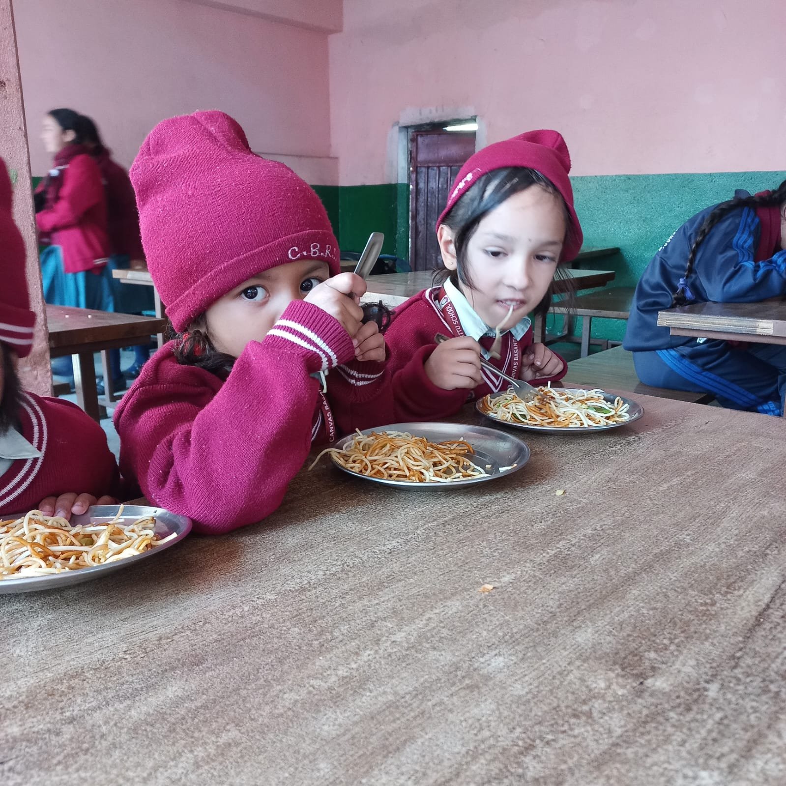 bourses scolaires enfants aide humanitaire Helping Hands