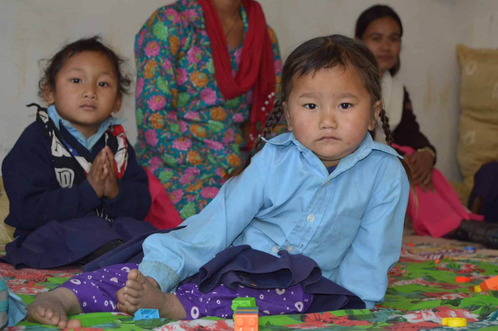 Jeunes enfants à la maternelle au Népal — Helping Hands aide humanitaire Katmandou